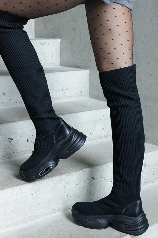 Czarne wsuwane kozaki z elastyczną...