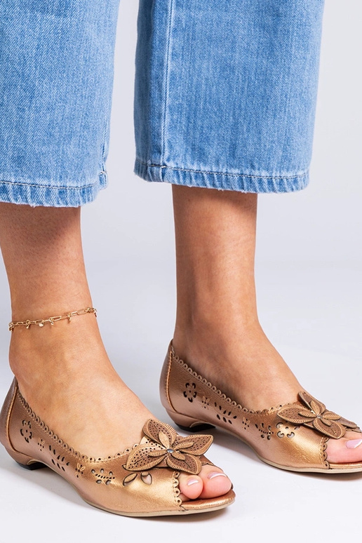 Złote ażurowe balerinki z odkrytym... Złote ażurowe balerinki z odkrytym...