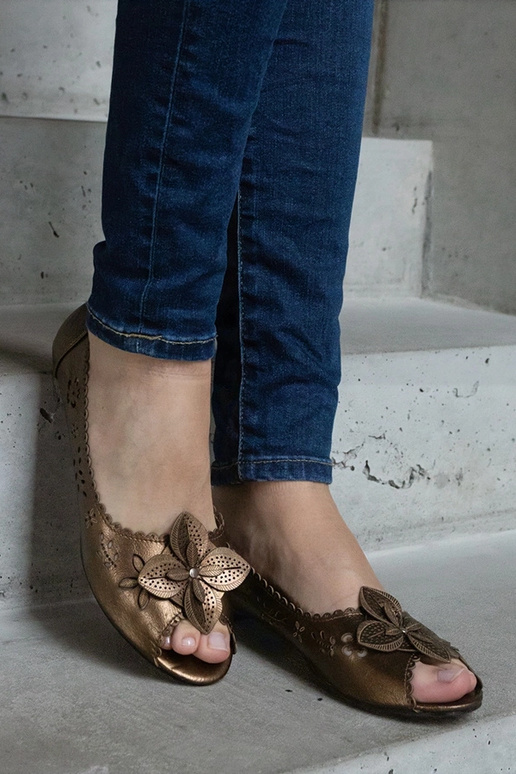 Brązowe ażurowe balerinki z odkrytym...