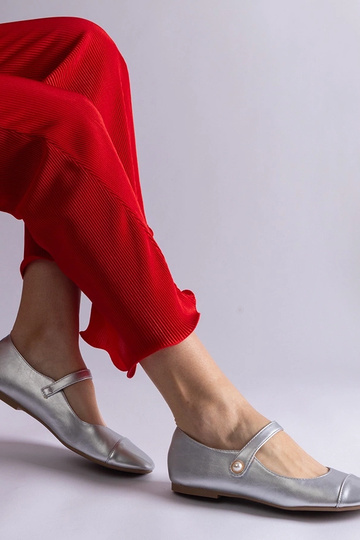 Srebrne balerinki z...