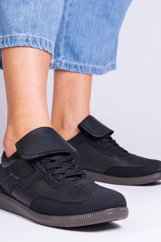 Czarne niskie sneakersy sznurowane... Czarne niskie sneakersy sznurowane...