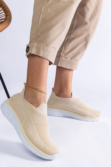 Beżowe wsuwane sneakersy... 2