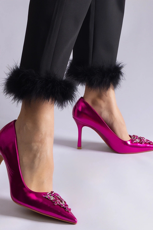 Różowe lakierowane szpilki zdobione... Różowe lakierowane szpilki zdobione...