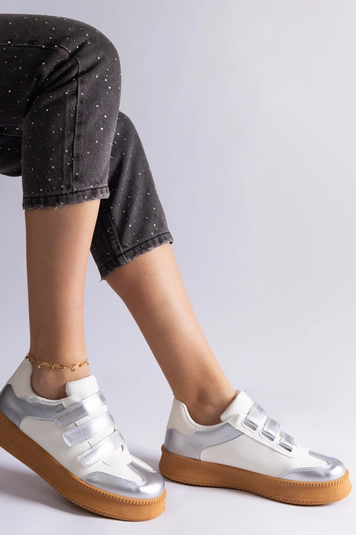 Srebrne sneakersy zapinane na rzepy Mena