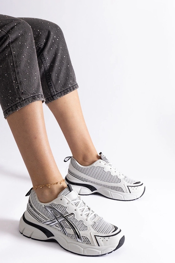 White trainers Justar
