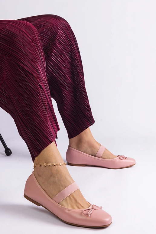 Różowe balerinki z gumką i ozdobną... Różowe balerinki z gumką i ozdobną...