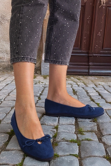 Granatowe balerinki z...