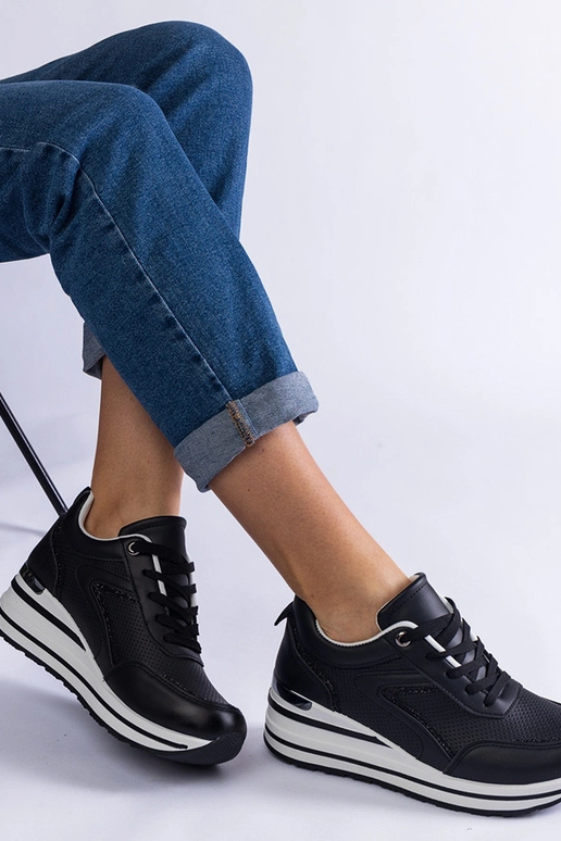 Czarne sneakersy na platformie... Czarne sneakersy na platformie...
