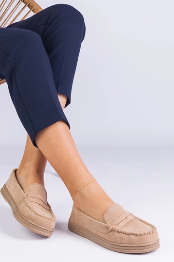 Beżowe damskie mokasyny z...