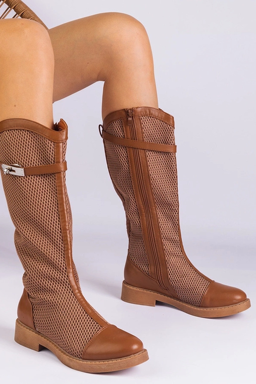 Black cowboy boots on the block heel... Black cowboy boots on the block heel...