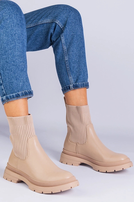 Black cowboy boots on the block heel... Black cowboy boots on the block heel...