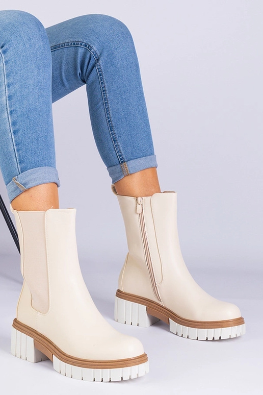 Black cowboy boots on the block heel... Black cowboy boots on the block heel...