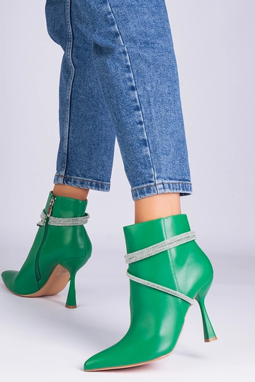 Zielone botki na szpilce...