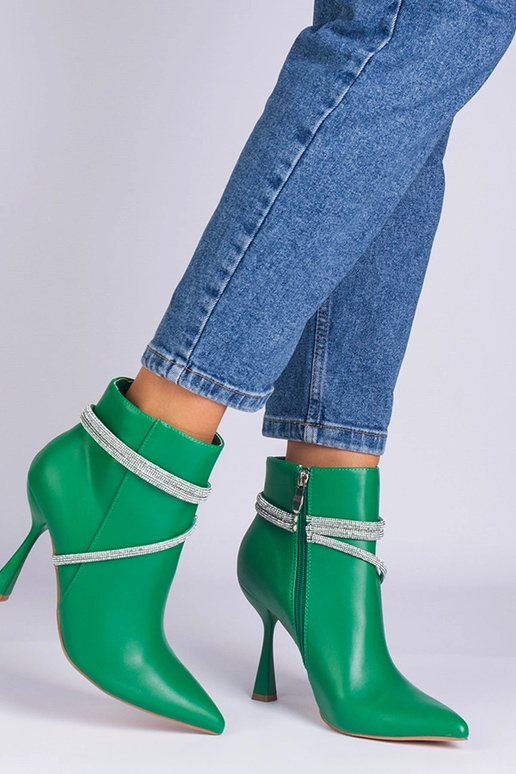 Zielone botki na szpilce zdobione... Zielone botki na szpilce zdobione...