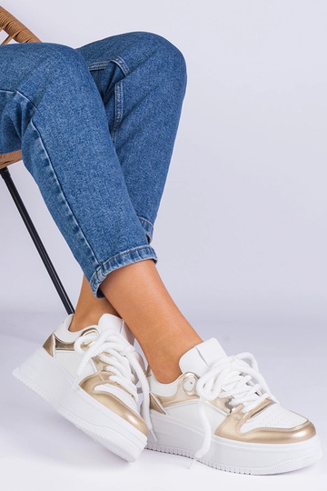 Biało-złote sneakersy na platformie Ivalda