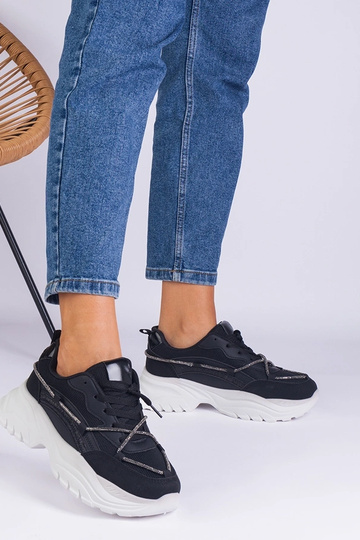 Czarne sneakersy damskie zdobione cyrkoniowym sznurkiem Masala 2