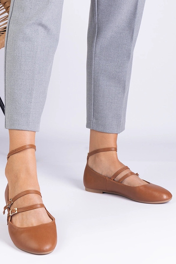 Brązowe balerinki z... 2