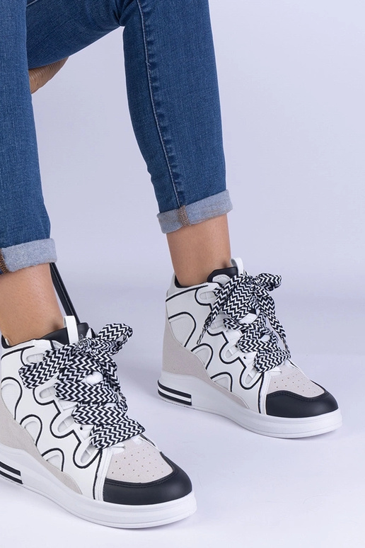 Białe sneakersy damskie z grubymi...