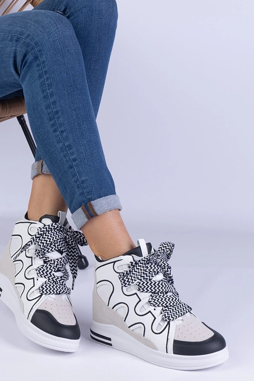 Białe sneakersy damskie z grubymi...