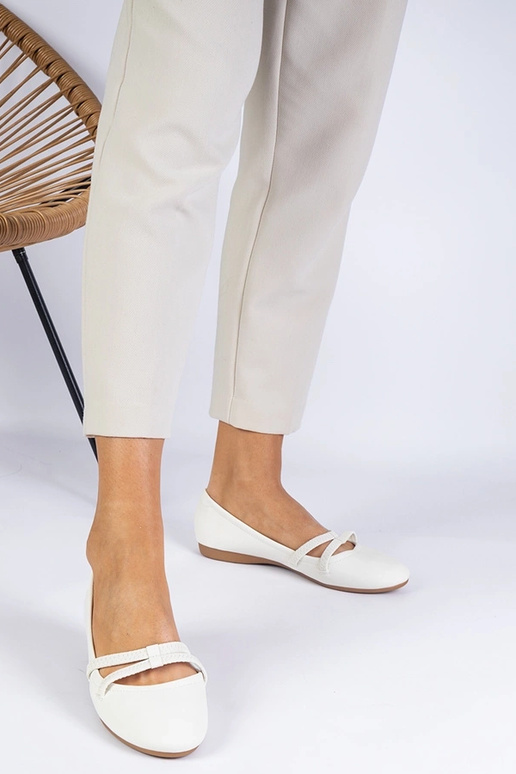 Białe balerinki damskie z ekoskóry...