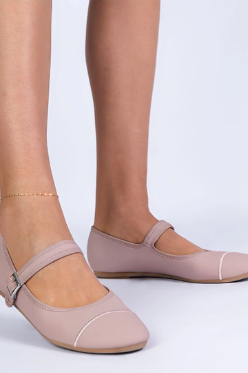 Różowe balerinki o matowym...