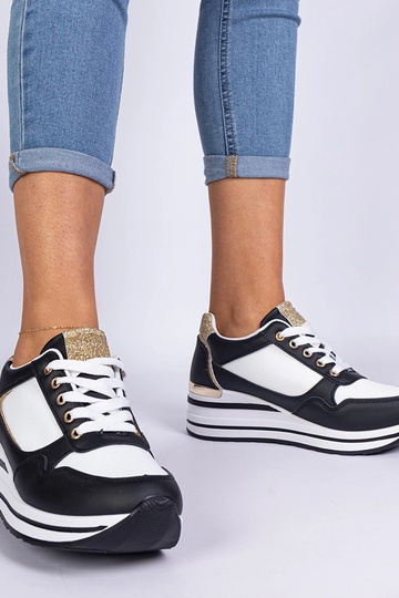 Czarne sneakersy zdobione brokatem i metalową wstawką Olaria