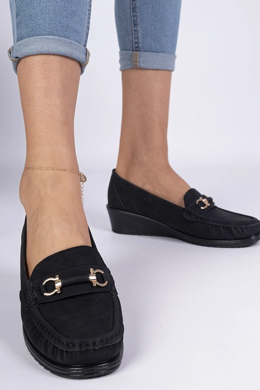 Czarne mokasyny damskie na koturnie...