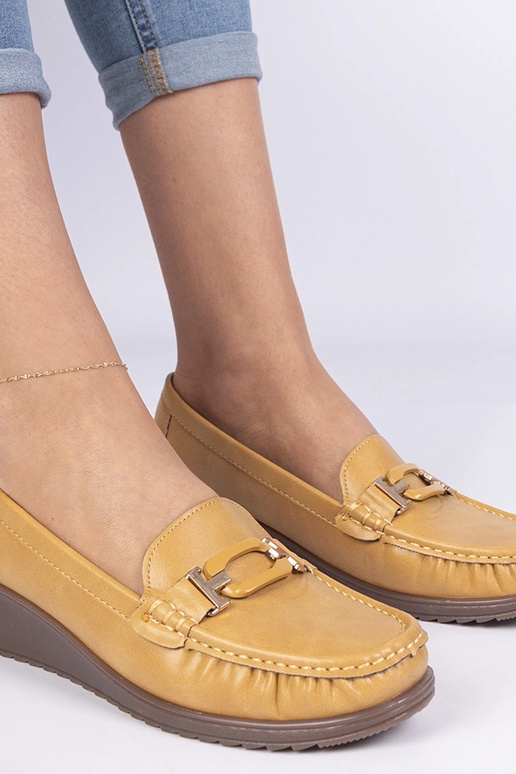 Zółte mokasyny damskie na koturnie z... Zółte mokasyny damskie na koturnie z...