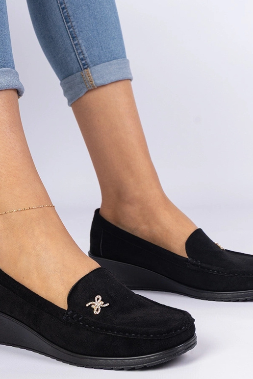 Czarne mokasyny damskie na koturnie z... Czarne mokasyny damskie na koturnie z...