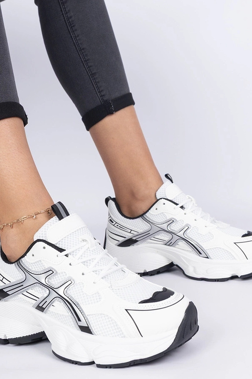 Czarne sneakersy damskie na masywnej... Czarne sneakersy damskie na masywnej...