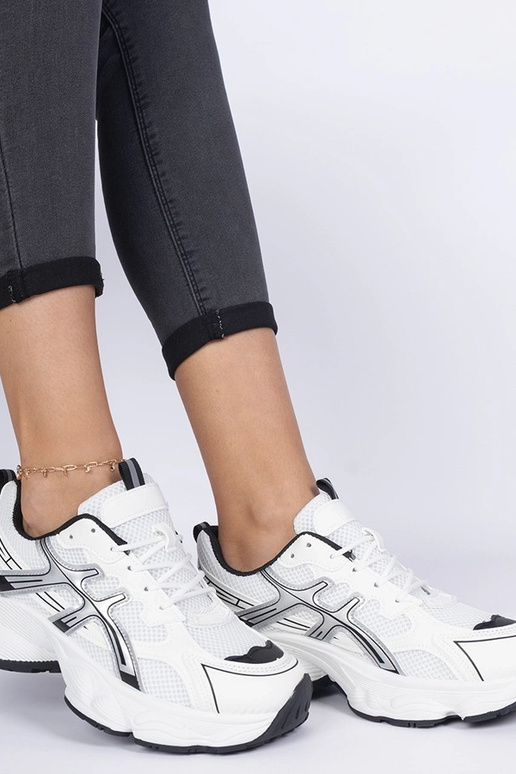 Czarne sneakersy damskie na masywnej... Czarne sneakersy damskie na masywnej...