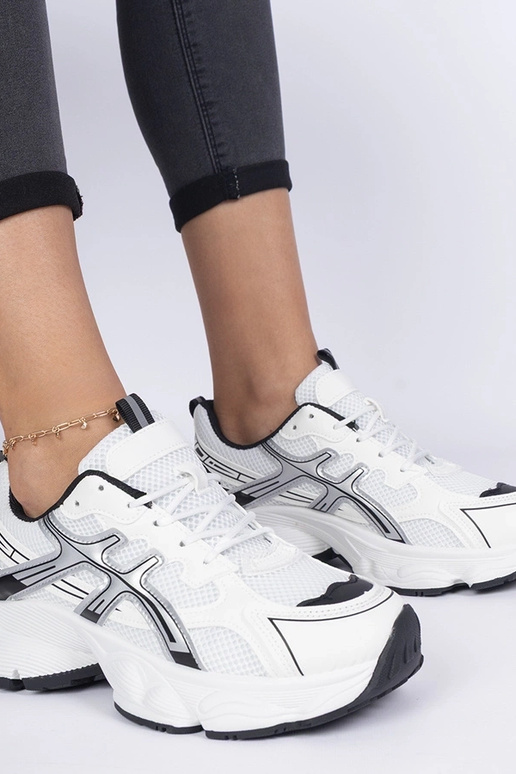 Czarne sneakersy damskie na masywnej... Czarne sneakersy damskie na masywnej...