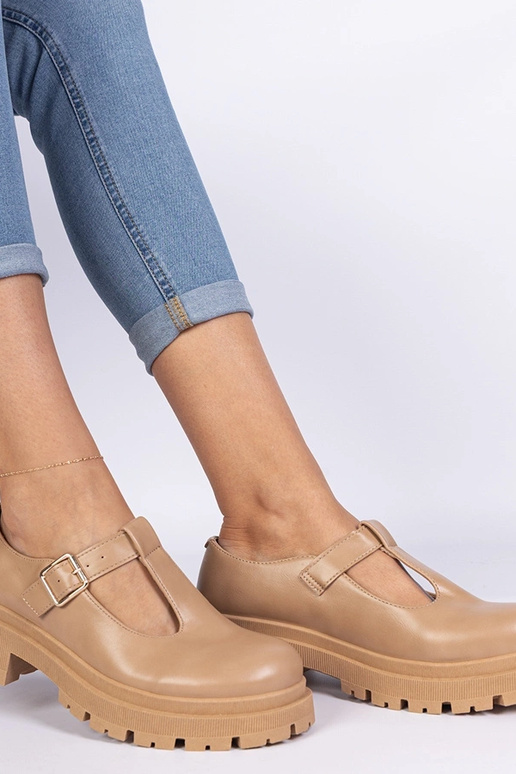 Brązowe półbuty na platformie z... Brązowe półbuty na platformie z...