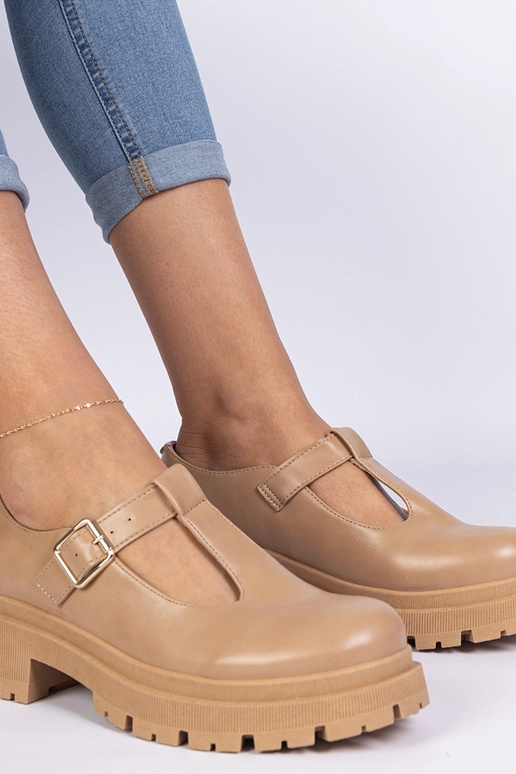 Brązowe półbuty na platformie z... Brązowe półbuty na platformie z...