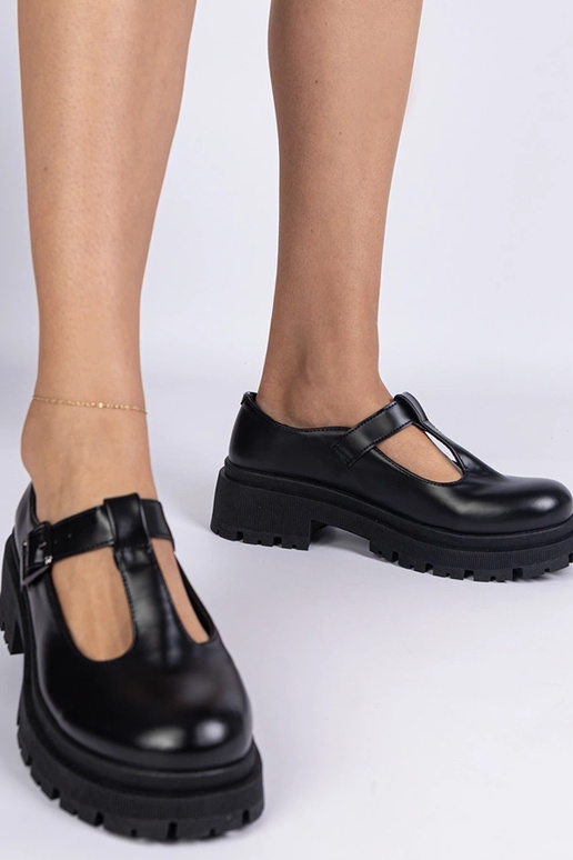 Czarne półbuty na platformie z...