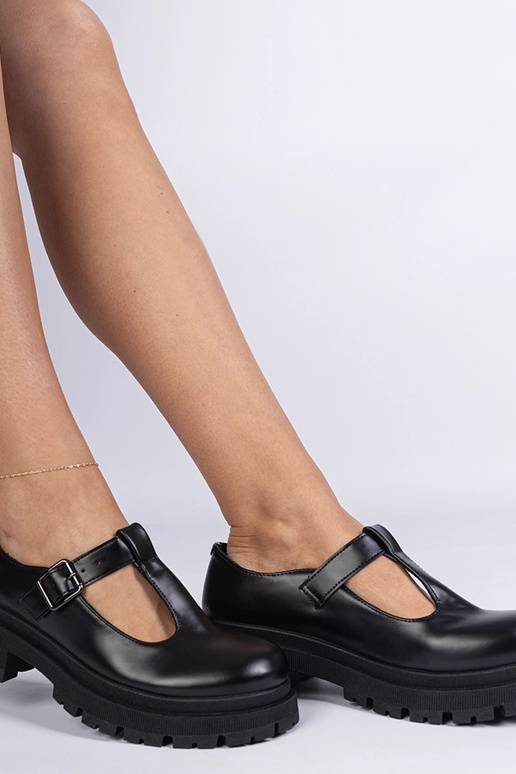 Czarne półbuty na platformie z...