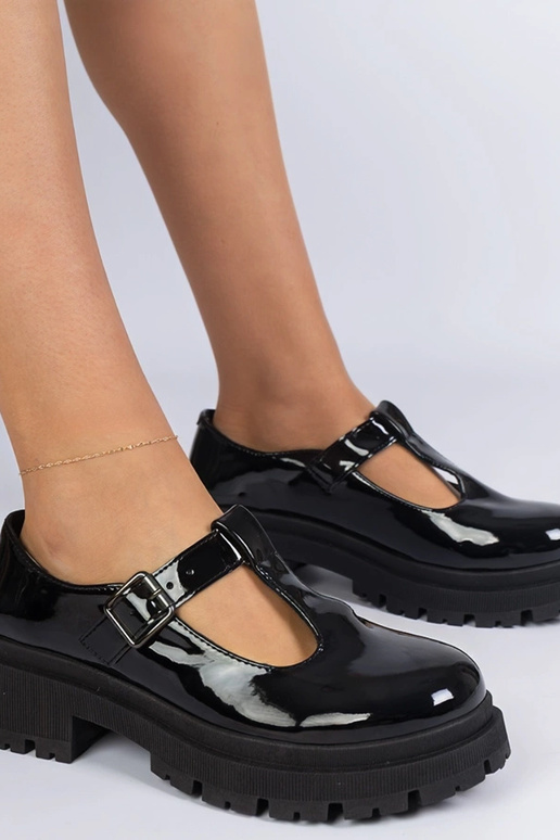 Czarne półbuty na platformie...