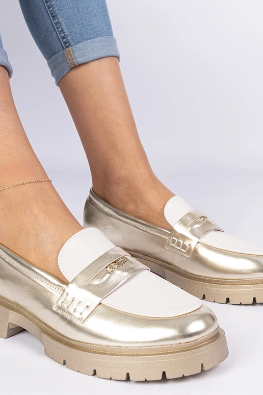 Złote mokasyny damskie z białą...