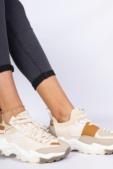 Beżowe sneakersy damskie z skarpetkową cholewką Milada