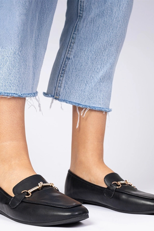 Czarne mokasyny z ozdobą i cyrkoniami...