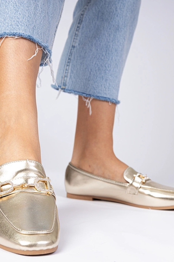 Złote eleganckie mokasyny z...