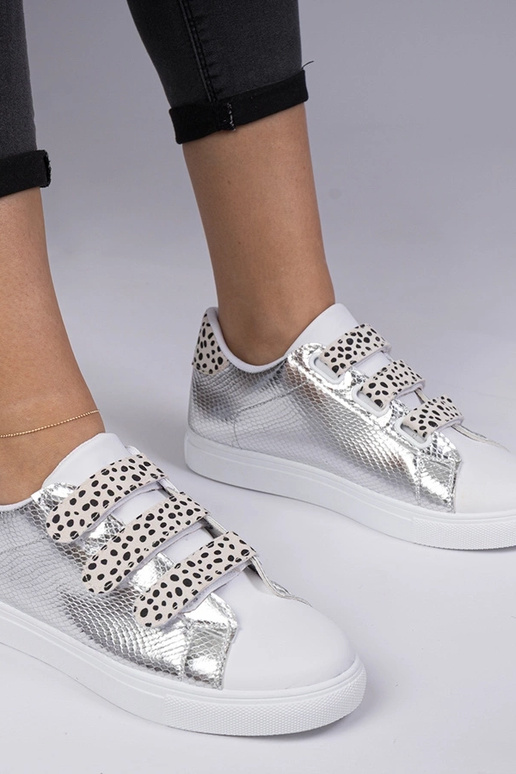 Srebrne sneakersy o zwierzęcym... Srebrne sneakersy o zwierzęcym...