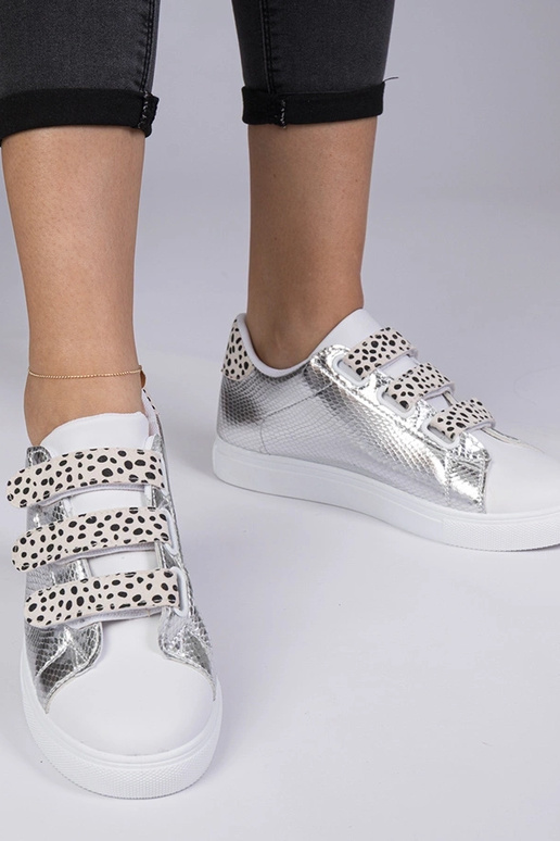 Srebrne sneakersy o zwierzęcym... Srebrne sneakersy o zwierzęcym...