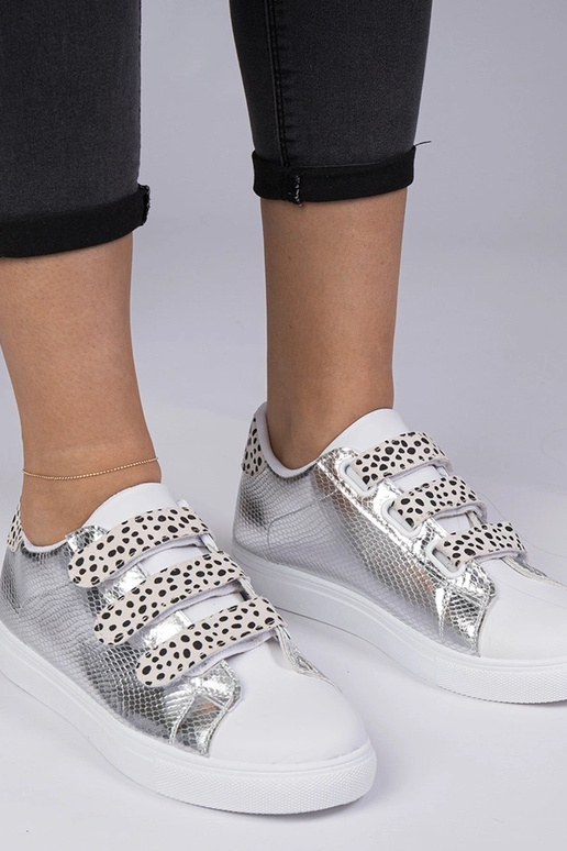 Srebrne sneakersy o zwierzęcym... Srebrne sneakersy o zwierzęcym...