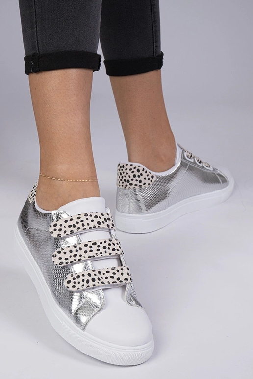 Srebrne sneakersy o zwierzęcym... Srebrne sneakersy o zwierzęcym...