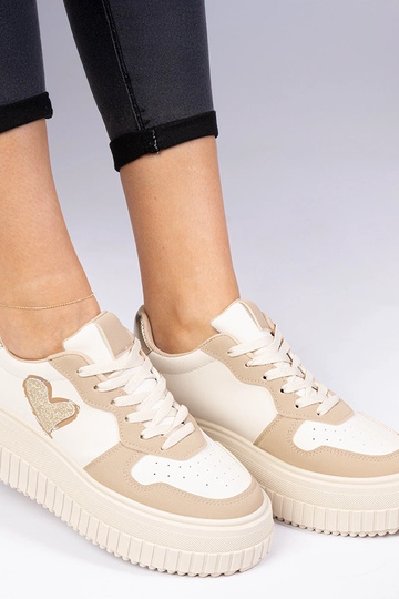Brązowe sneakersy damskie z brokatowym serduszkiem Laira