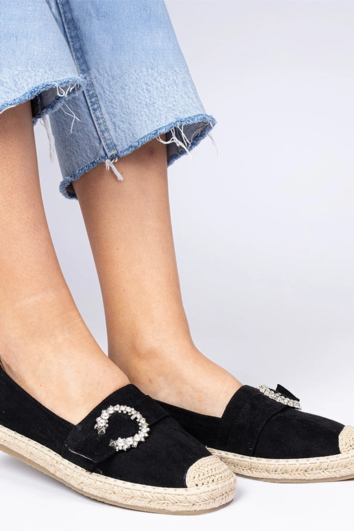 Czarne espadryle zdobione cyrkoniami...