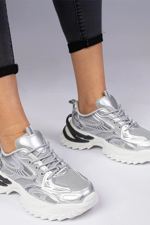 Srebrne sneakersy sportowe na... Srebrne sneakersy sportowe na...