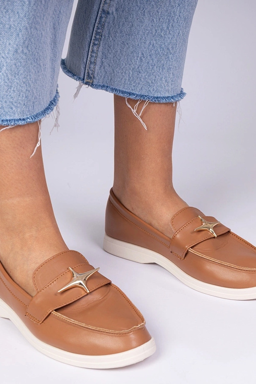 Brązowe damskie mokasyny ze złotą...