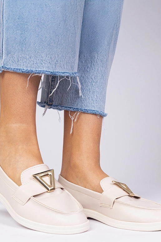 Beżowe damskie mokasyny z elegancką...